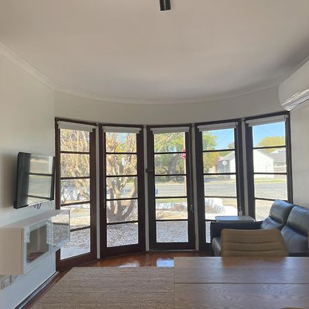 Globe Apartments Wagga Wagga Luaran gambar